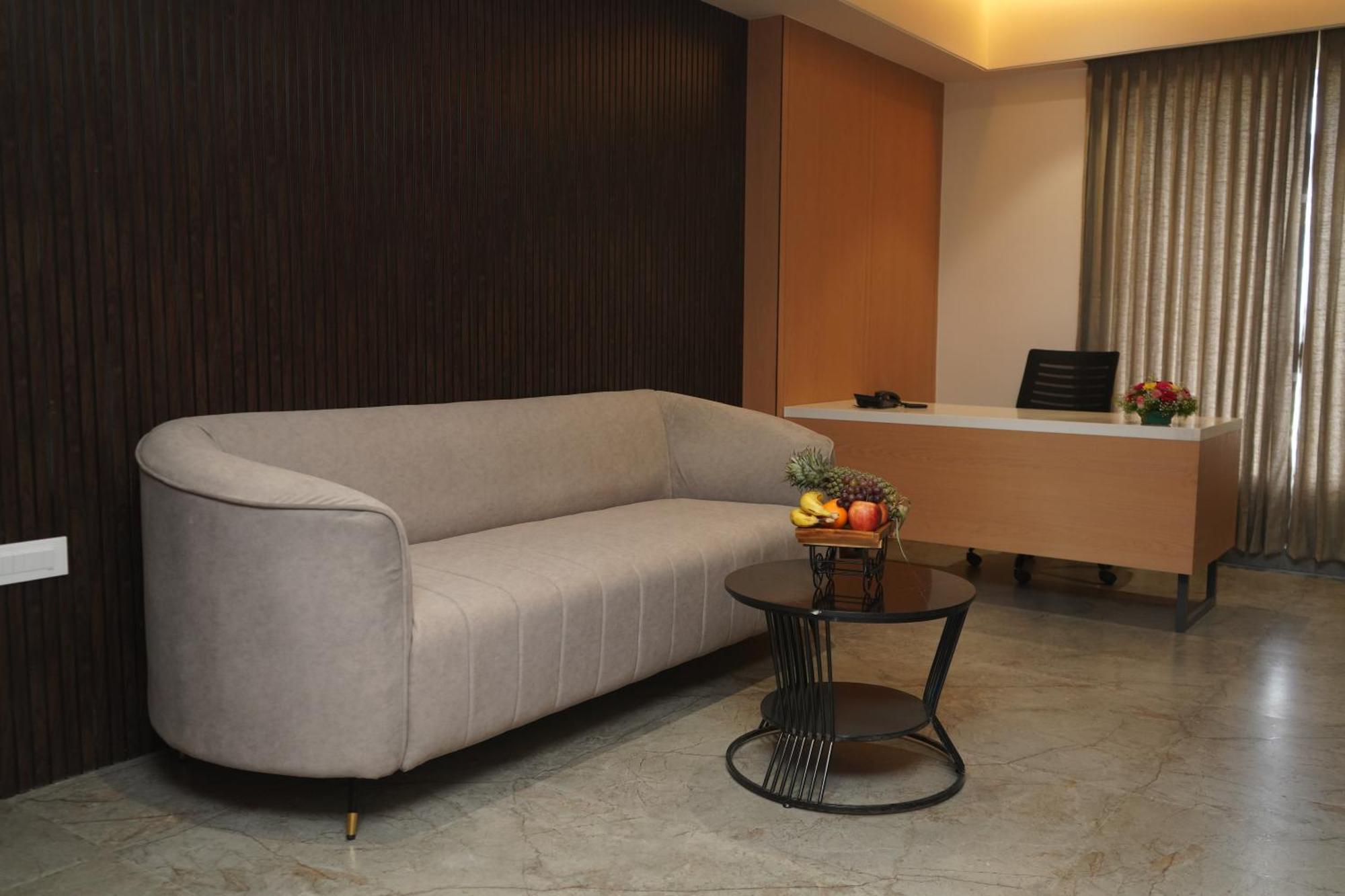 Vantara Suites Vellore Eksteriør billede