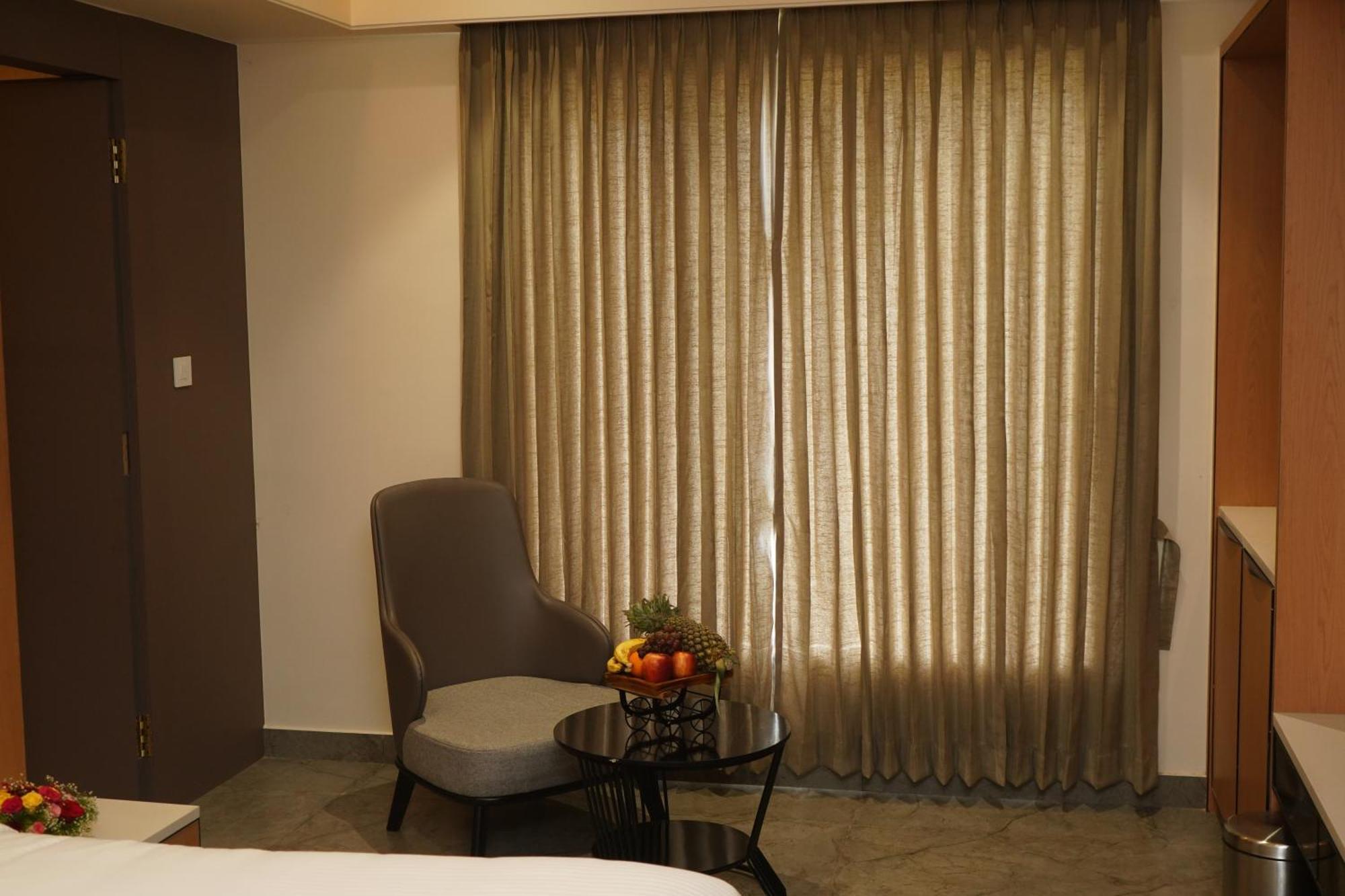 Vantara Suites Vellore Eksteriør billede