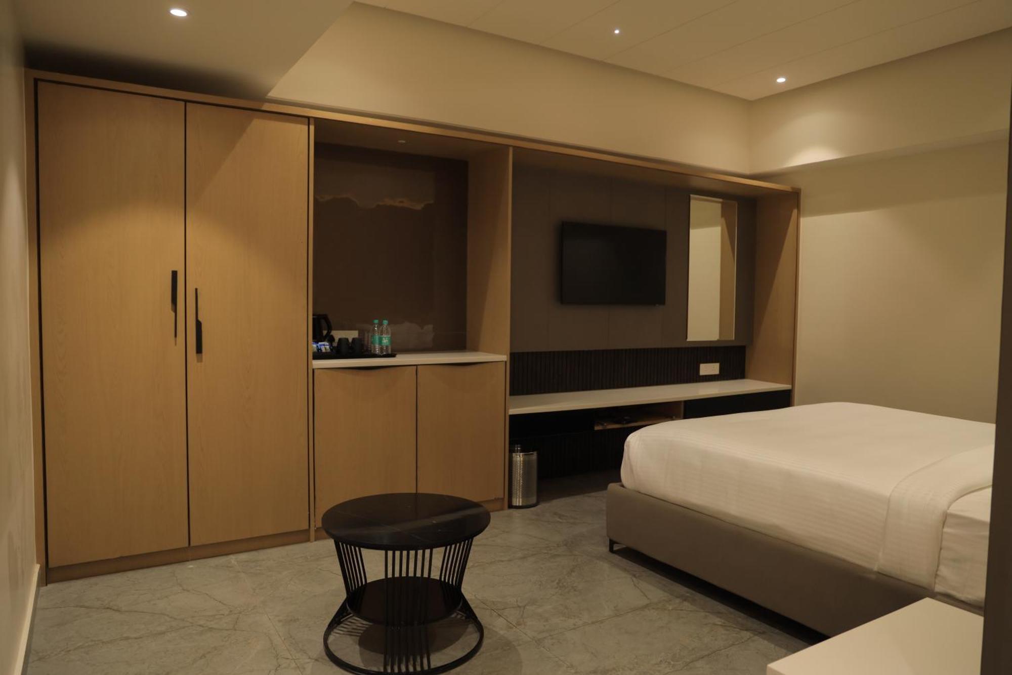 Vantara Suites Vellore Eksteriør billede