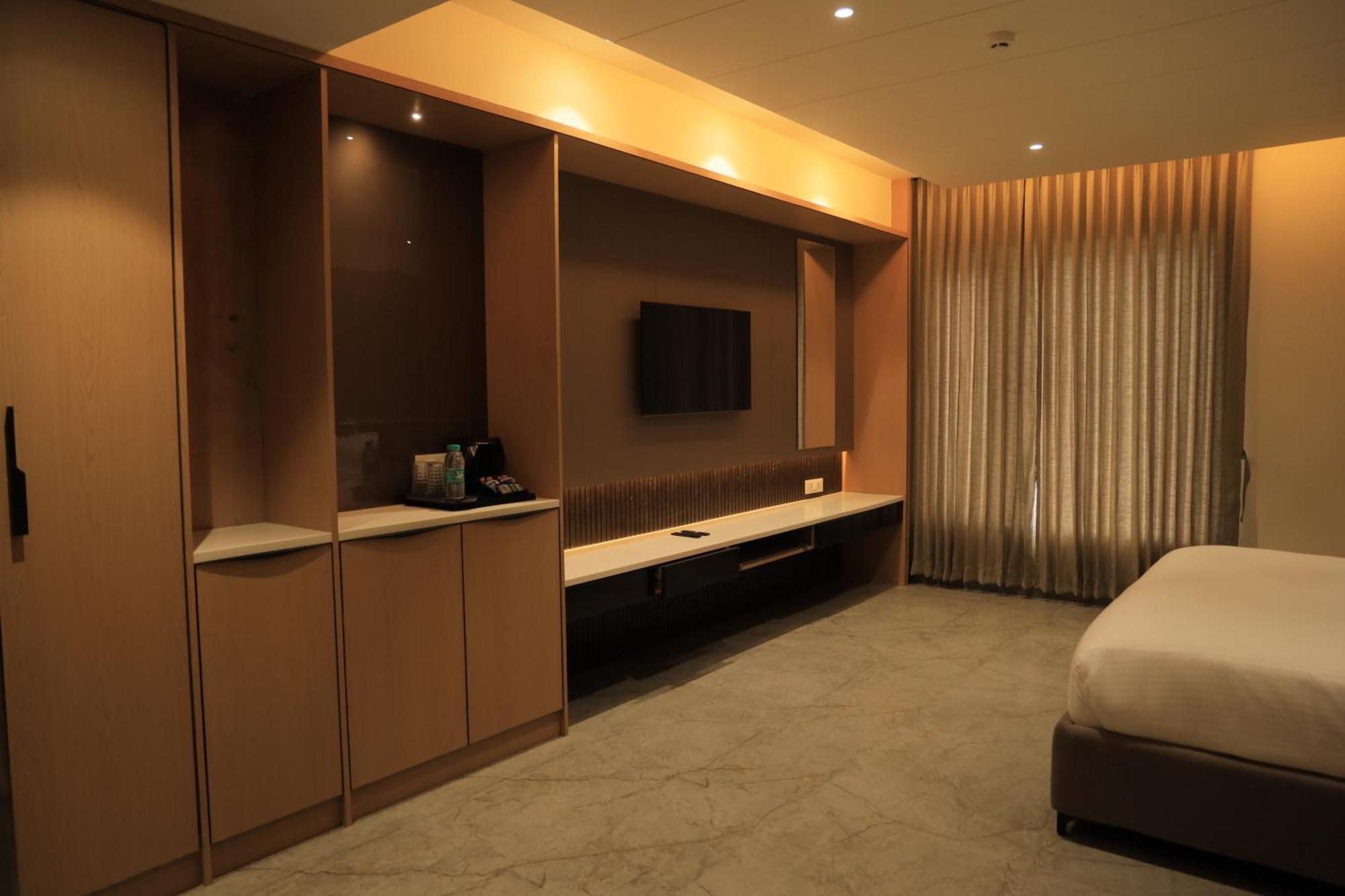 Vantara Suites Vellore Eksteriør billede